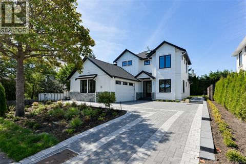 650 Monterey Ave Oak Bay BC V8S4T9