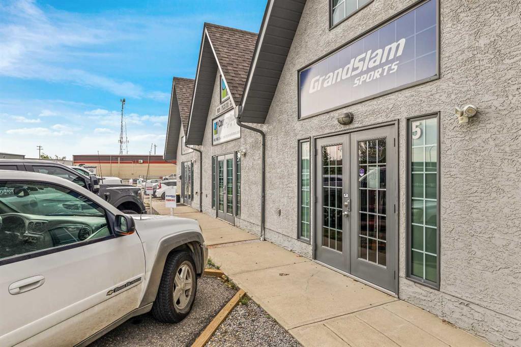 Photo 1 of 5 — 109 Fisher Street, Okotoks, AB T1S1A6