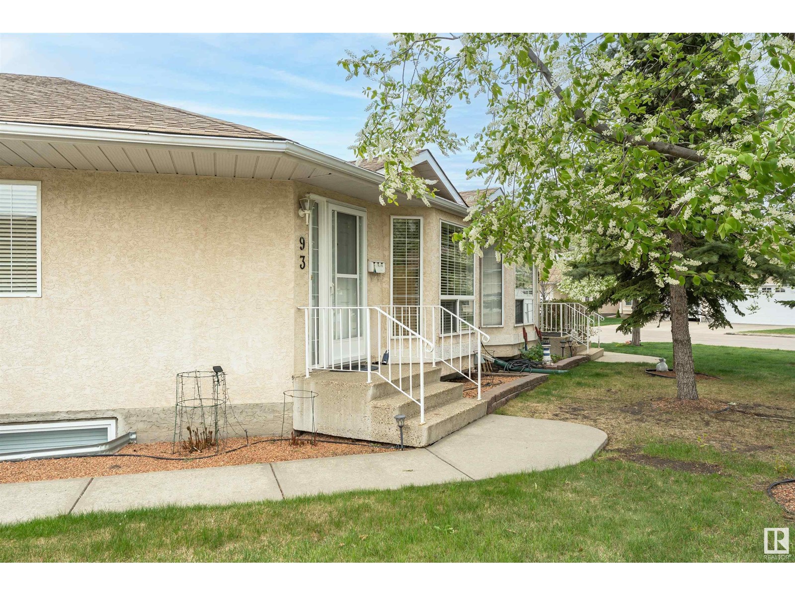 #93 13320 124 ST NW