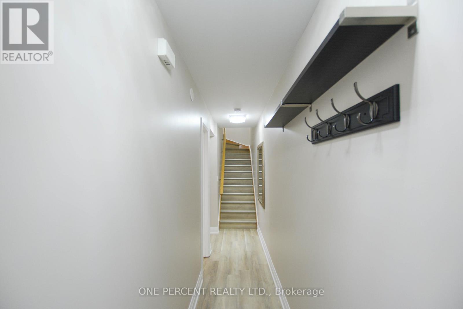 201 - 320 JOHN STREET