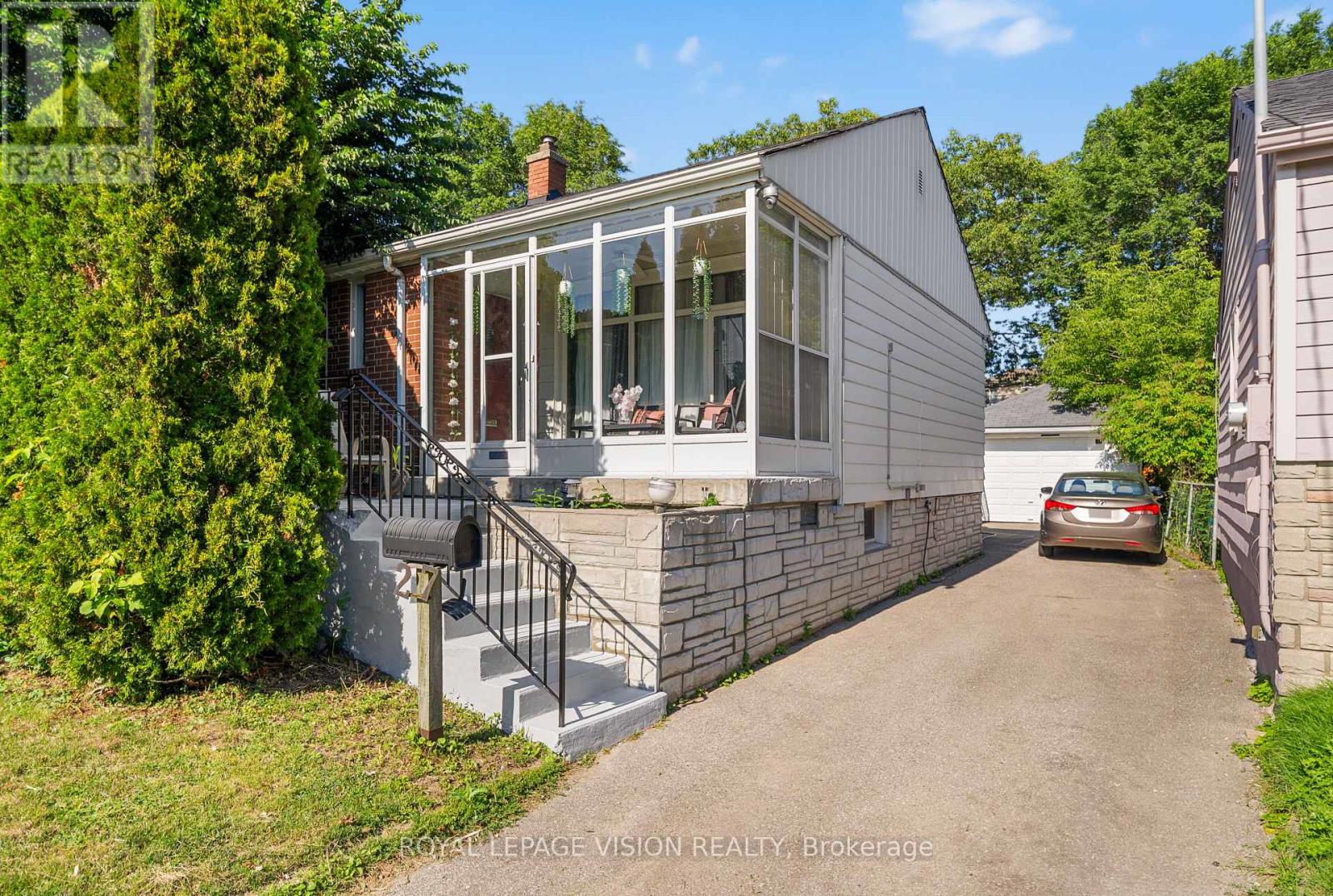 27 EASTVILLE AVENUE