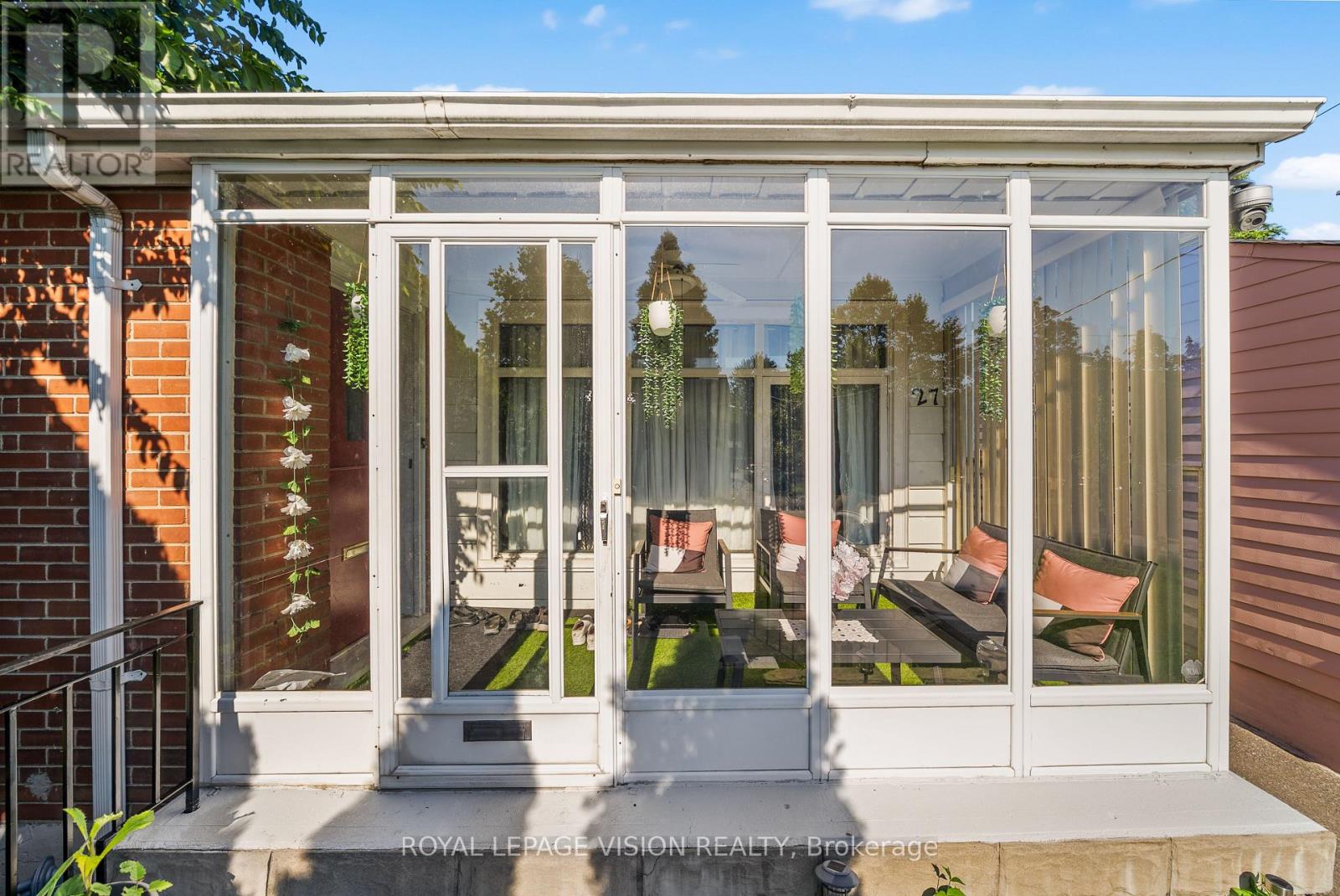 27 EASTVILLE AVENUE