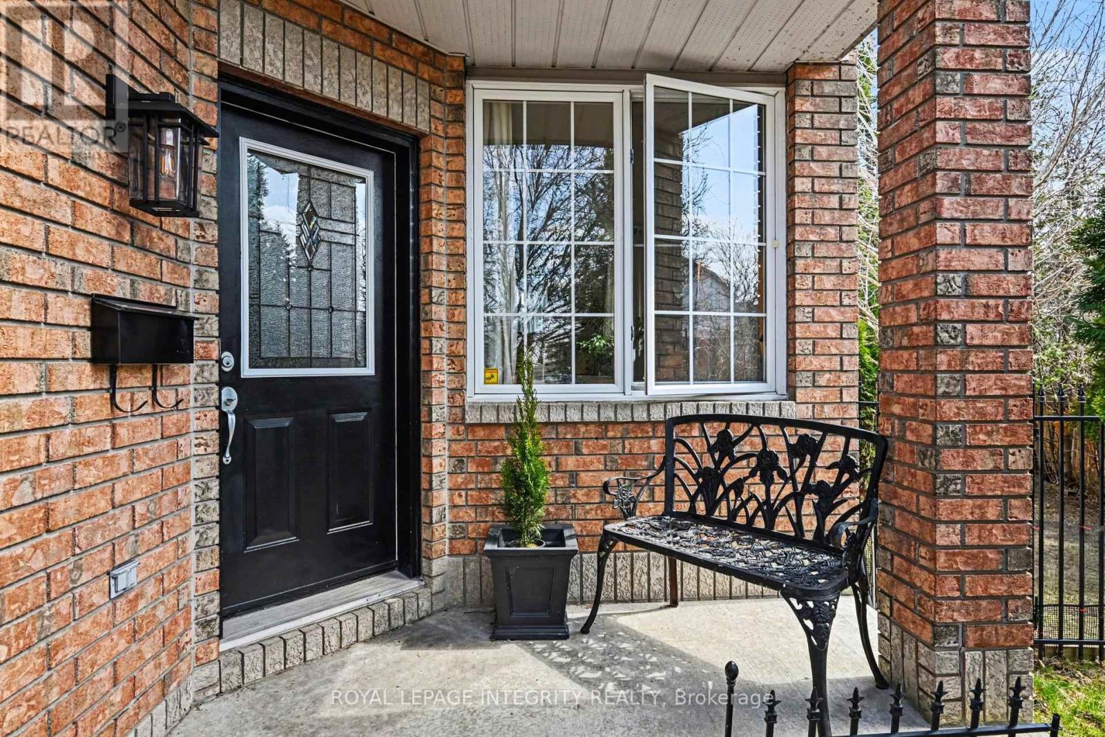 52 KINCARDINE DRIVE