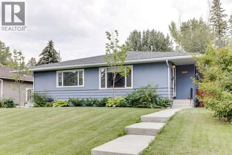 1333 Rosehill Drive NW Calgary AB T2K1M3