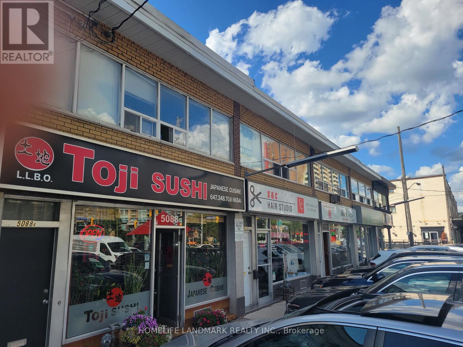 5088 DUNDAS STREET W