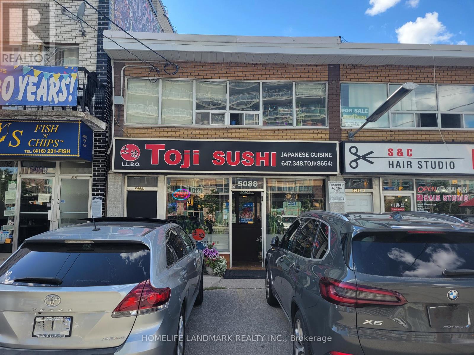 5088 DUNDAS STREET W