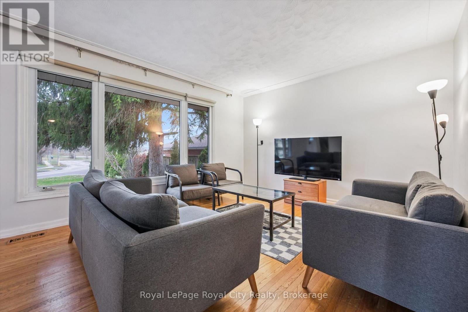 12 DELMAR BOULEVARD