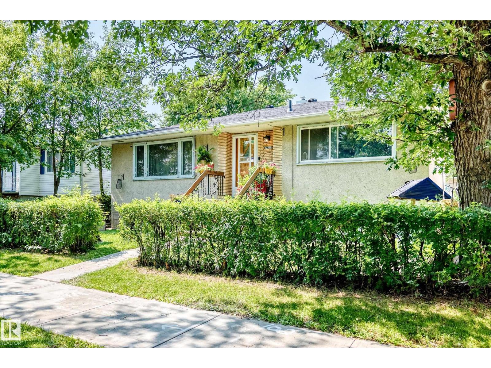 12718 126 ST NW