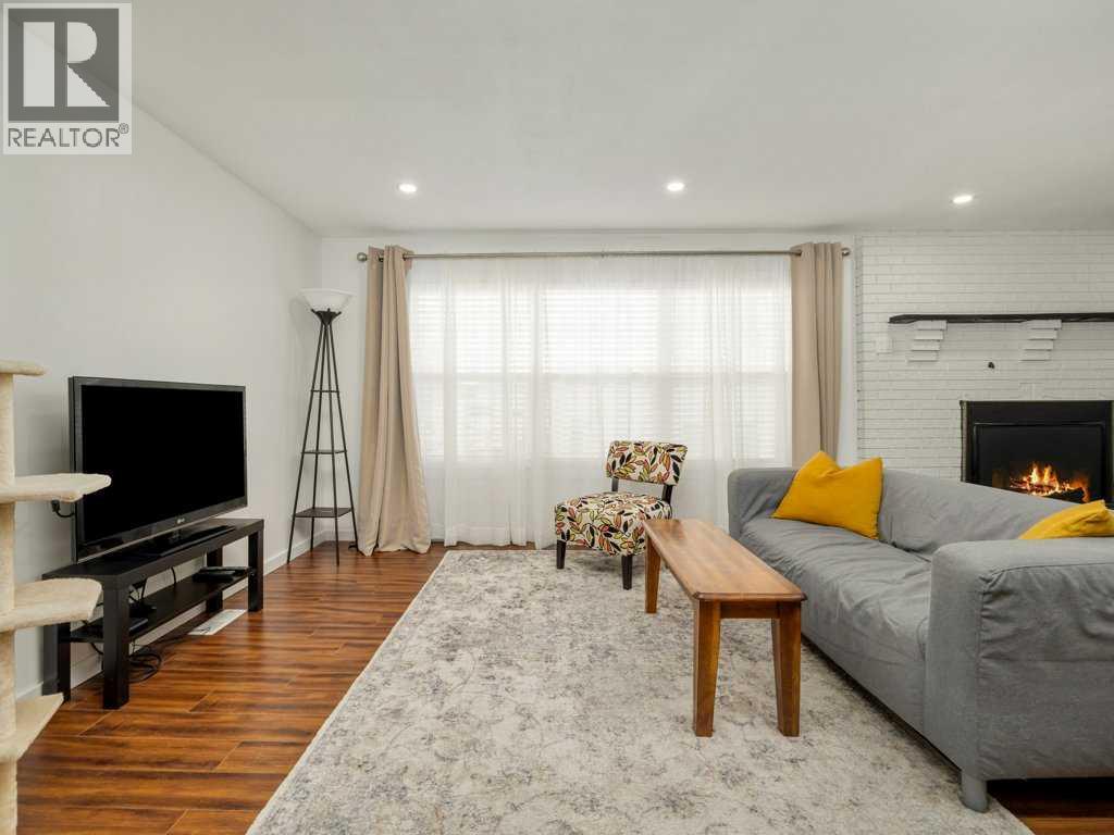 123 Dalhousie Court W