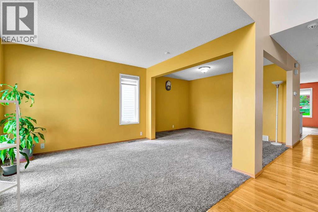 332 Harvest Hills Drive NE