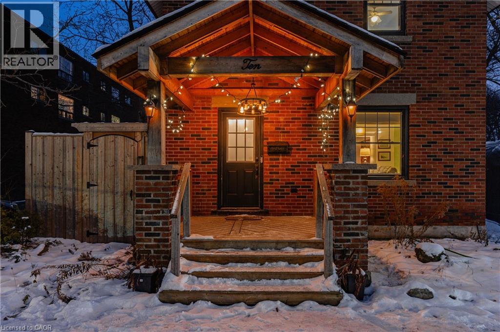 10 SPEEDVALE Avenue W