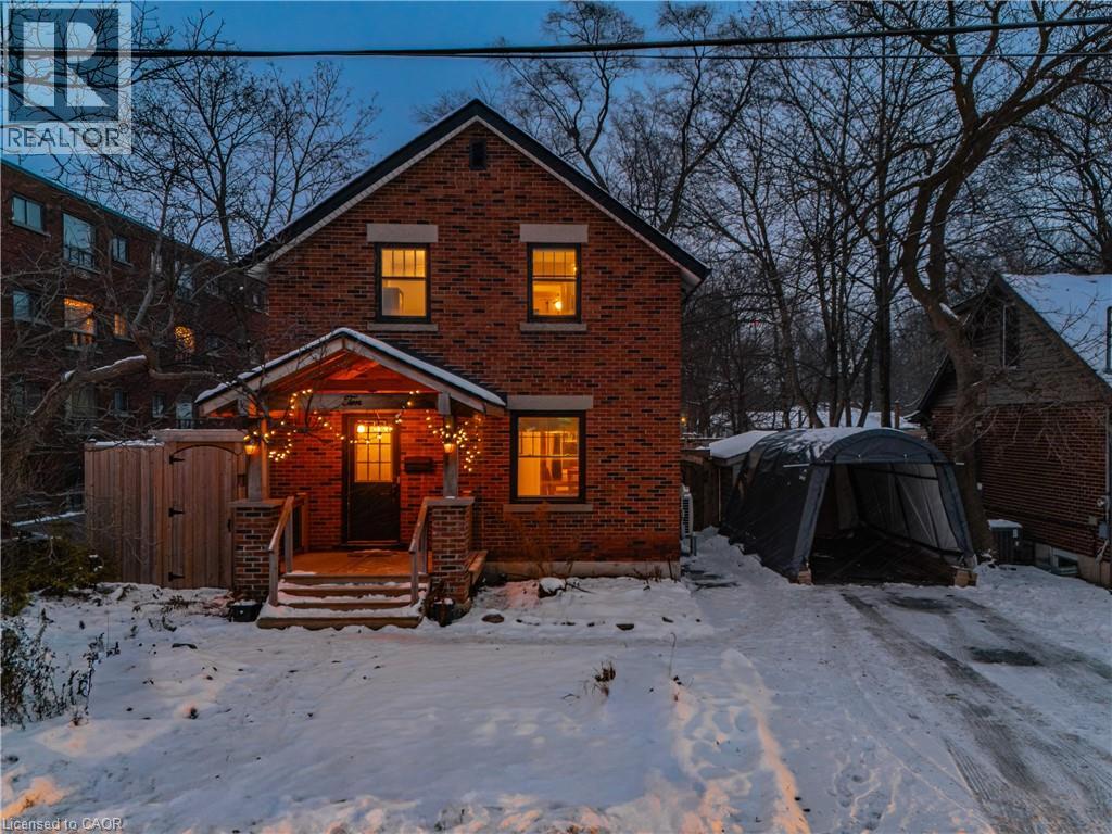 10 SPEEDVALE Avenue W