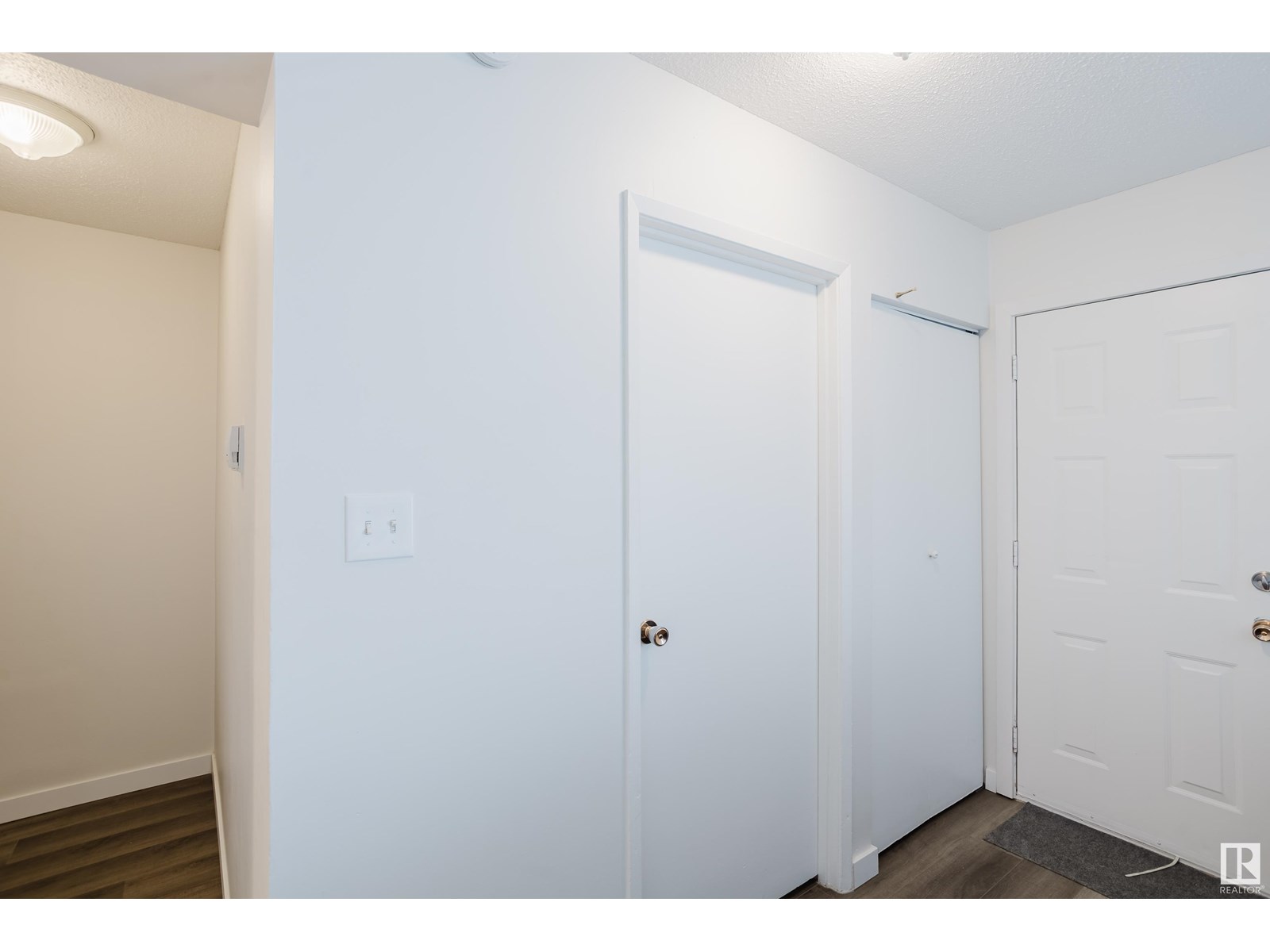 #601 2908 116A AV NW