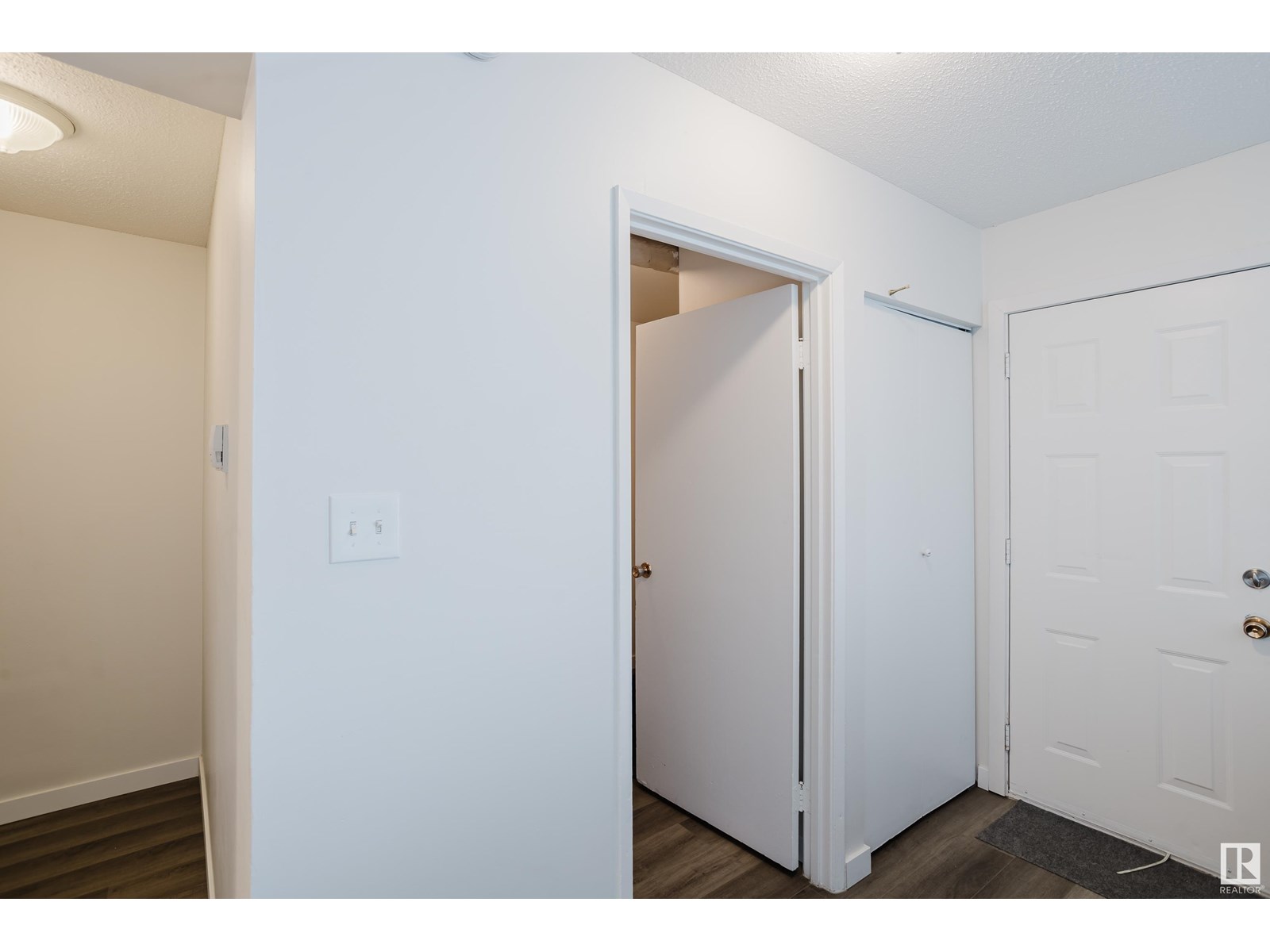 #601 2908 116A AV NW