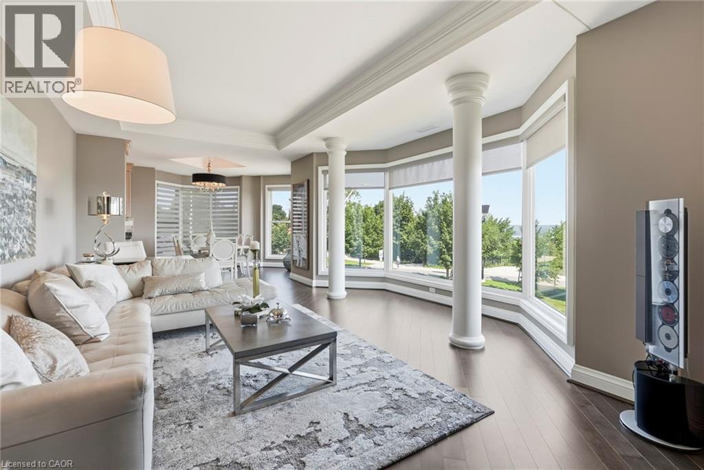 174 MOUNTAIN PARK Avenue Unit# 2W