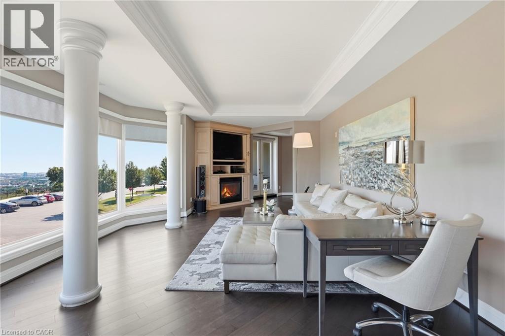 174 MOUNTAIN PARK Avenue Unit# 2W