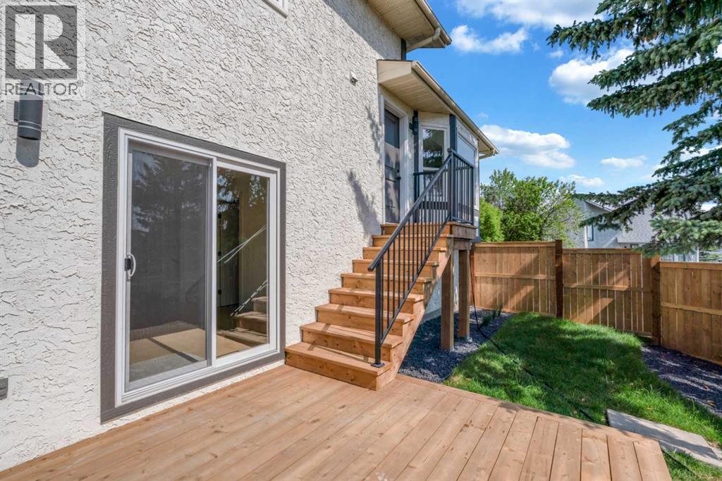 56 Macewan Meadow Way NW