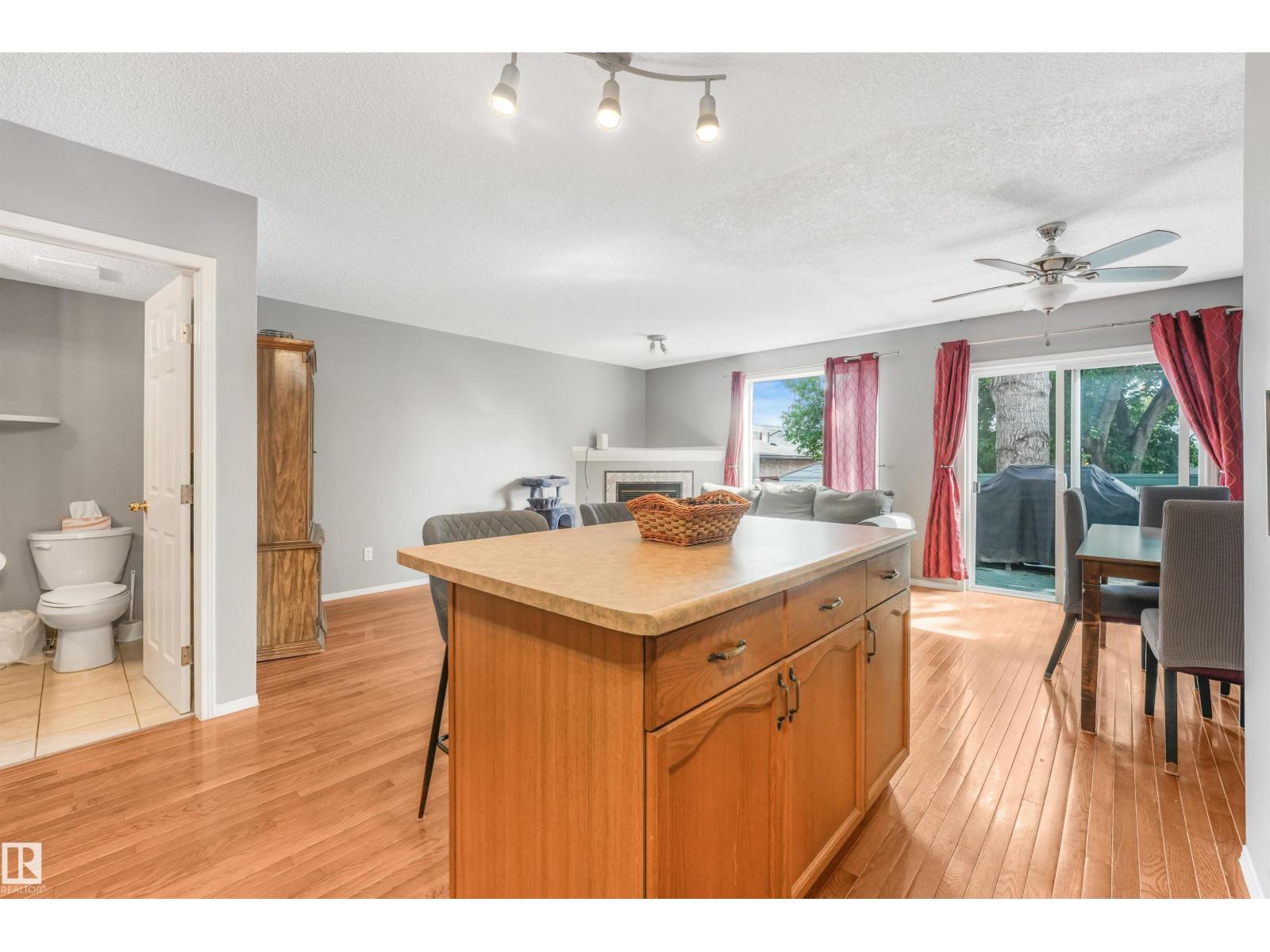 #19 15215 126 ST NW