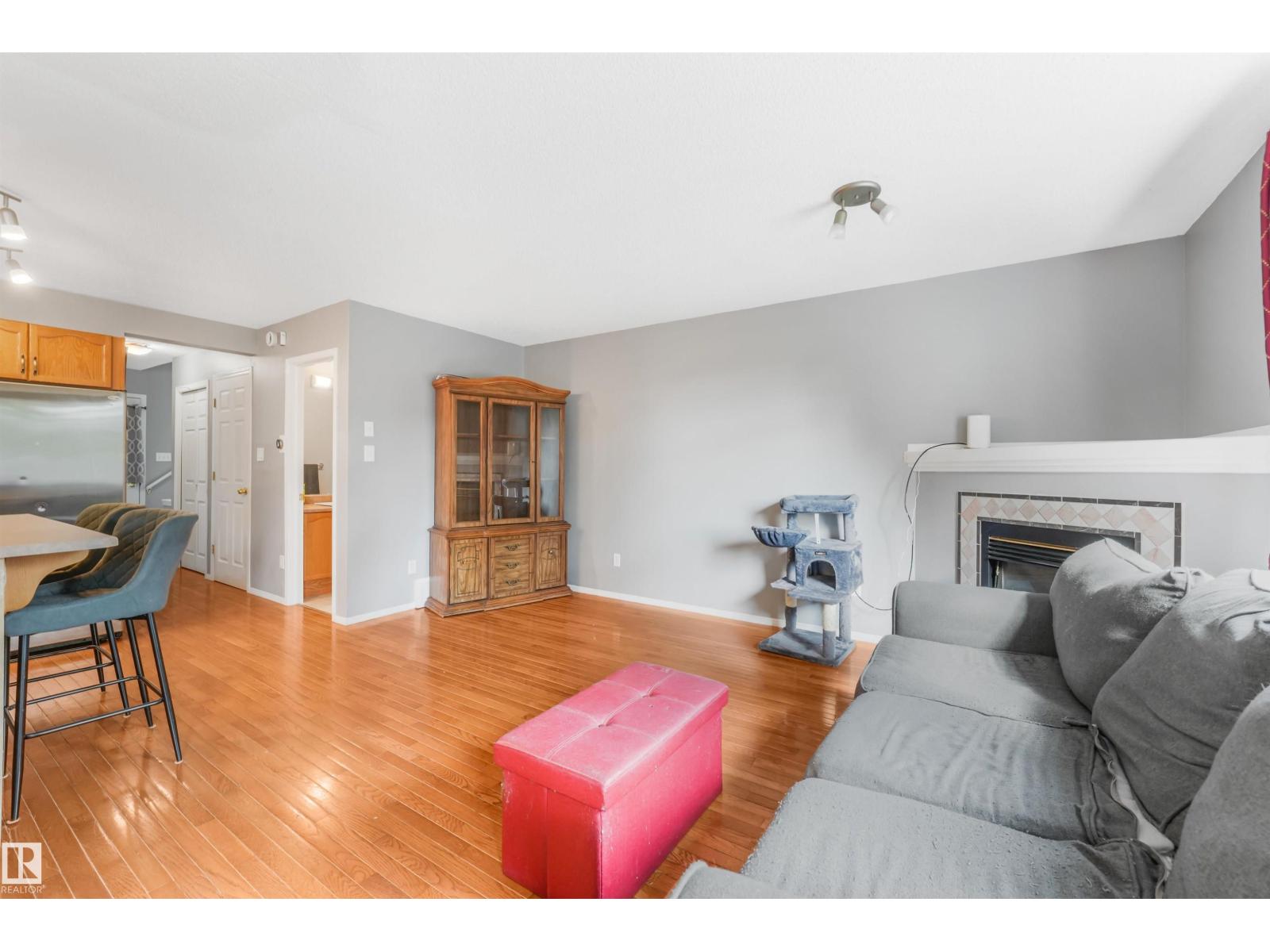 #19 15215 126 ST NW
