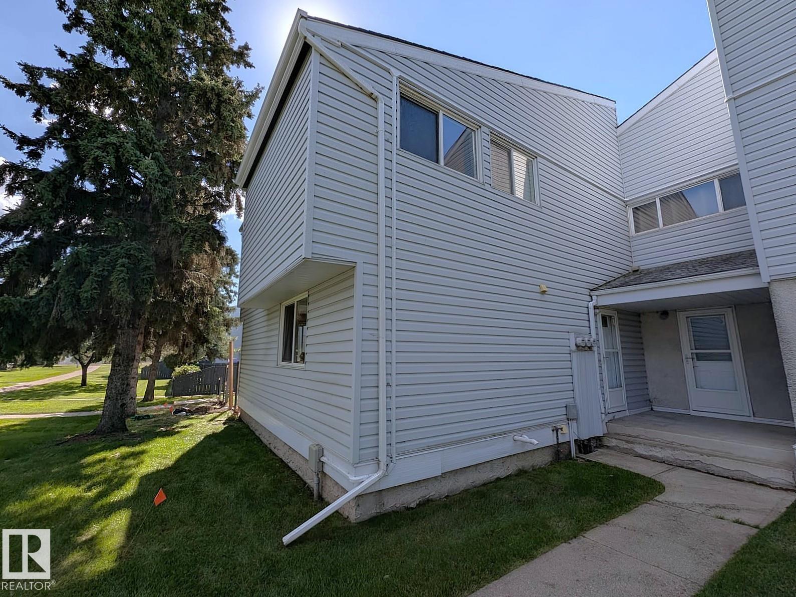 61 MCLEOD PL NW