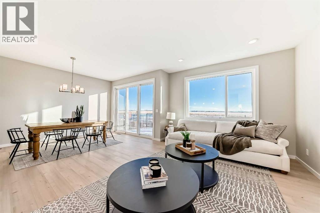 72 Lewisburg Close NE