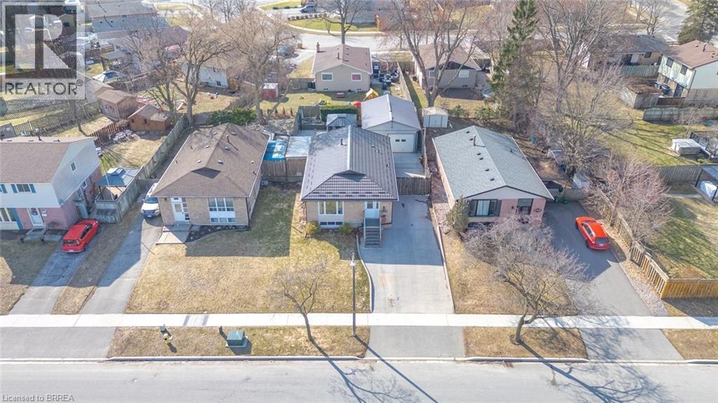 136 WOODLAWN AVE Avenue