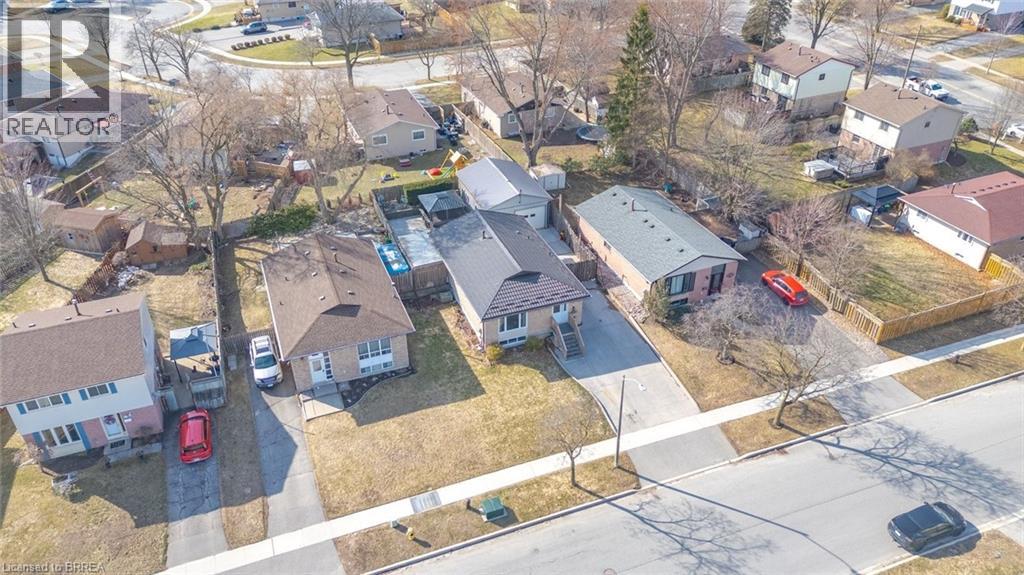 136 WOODLAWN AVE Avenue