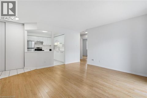 565 GREENFIELD Avenue Unit# 306 Kitchener ON N2C2P3