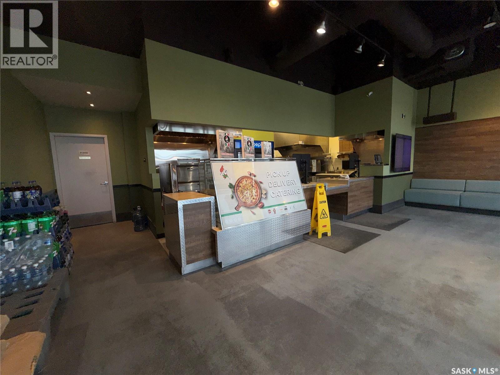 J3 2095 Prince of Wales DRIVE