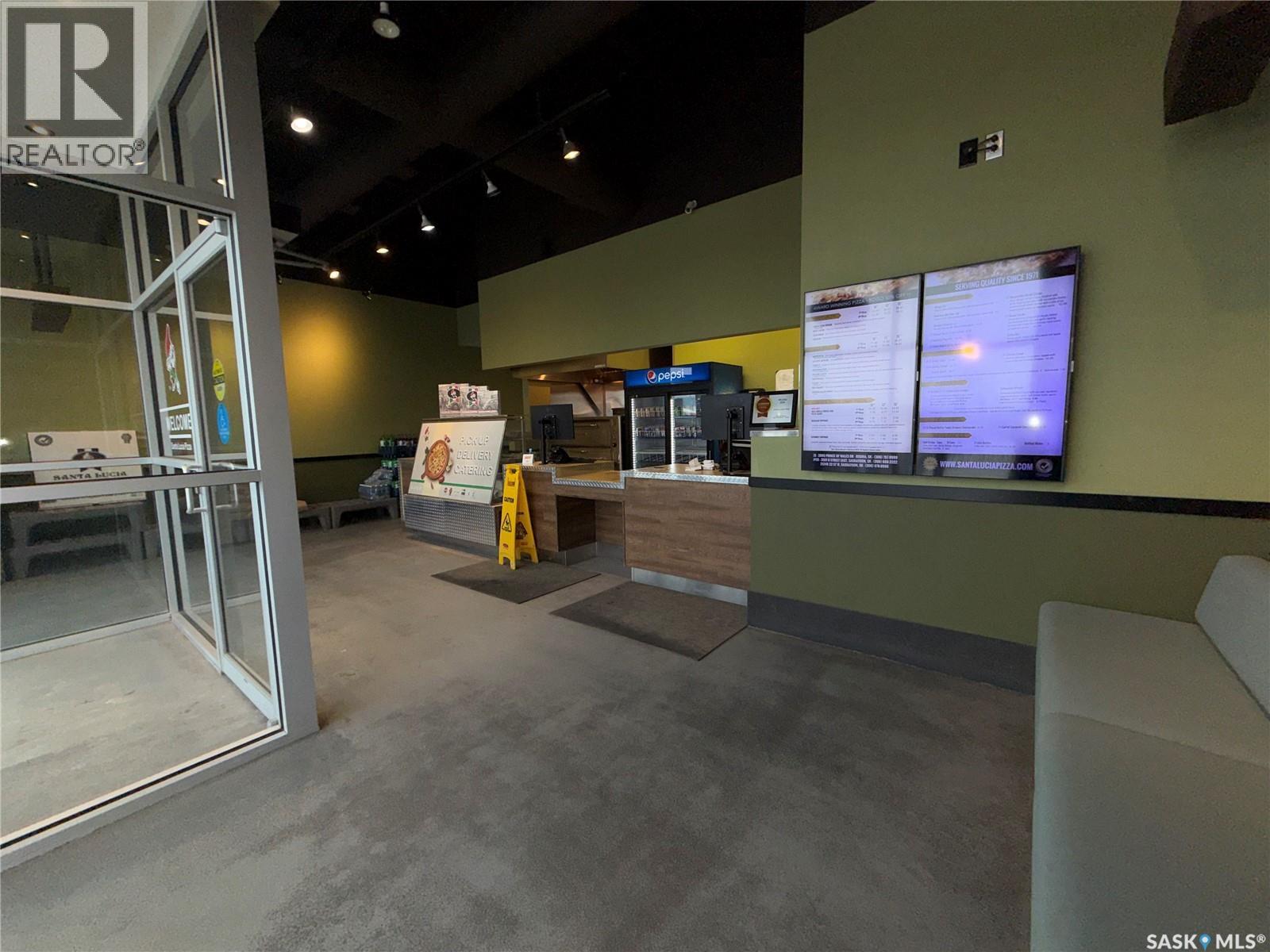 J3 2095 Prince of Wales DRIVE