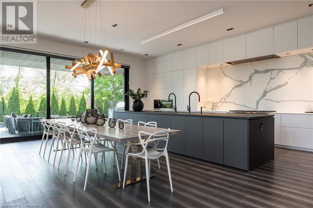 1239 SEDGEWICK Crescent