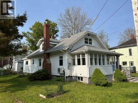 25 Cumberland Street Yarmouth NS B5A1C9