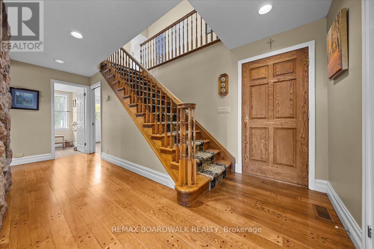 2464 SCRIVENS DRIVE