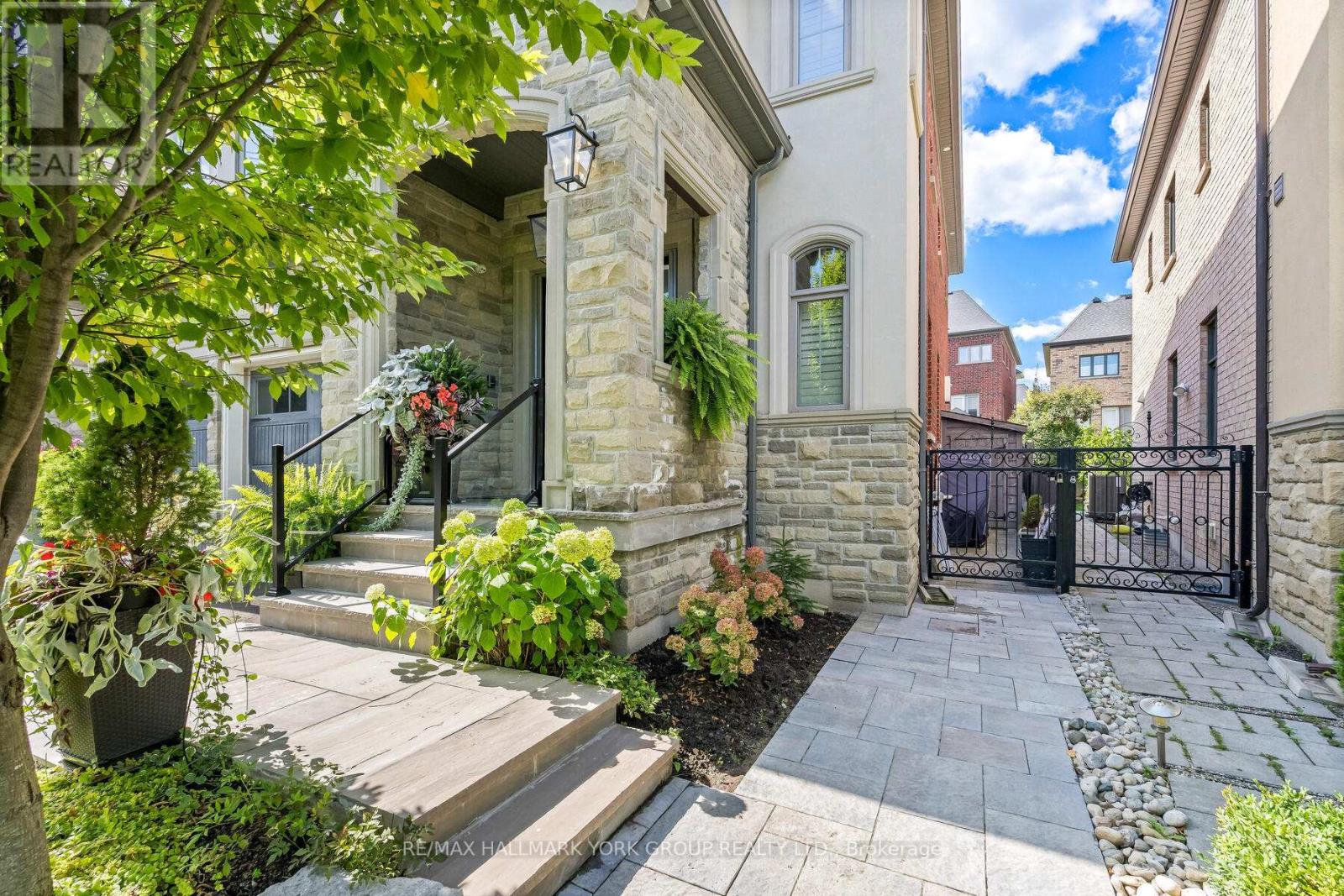 111 ROBERT BERRY CRESCENT