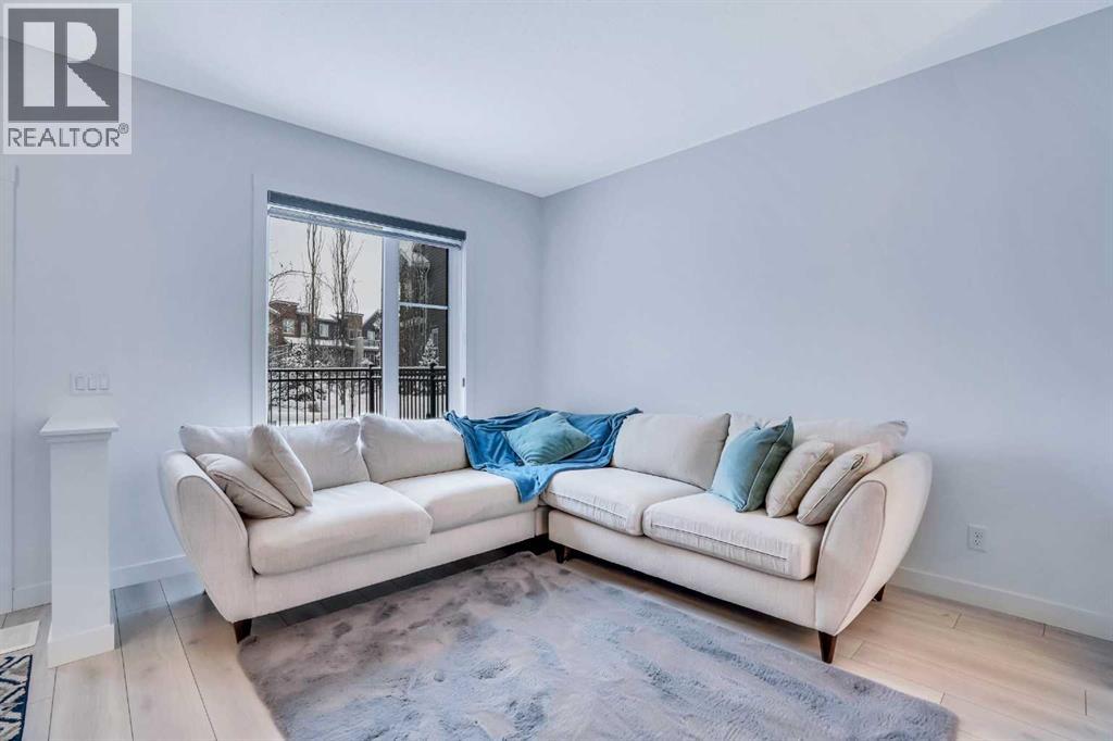 160 Livingston Common NE