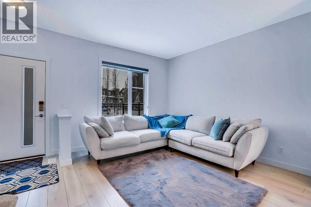 160 Livingston Common NE