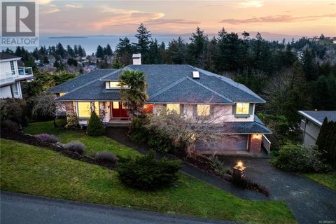 4833 Sea Ridge Dr Saanich BC V8Y2R7