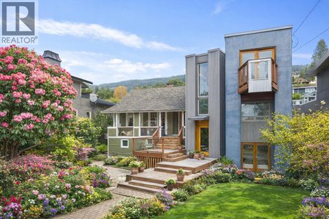 2433 MATHERS AVENUE West Vancouver BC V7V2H9