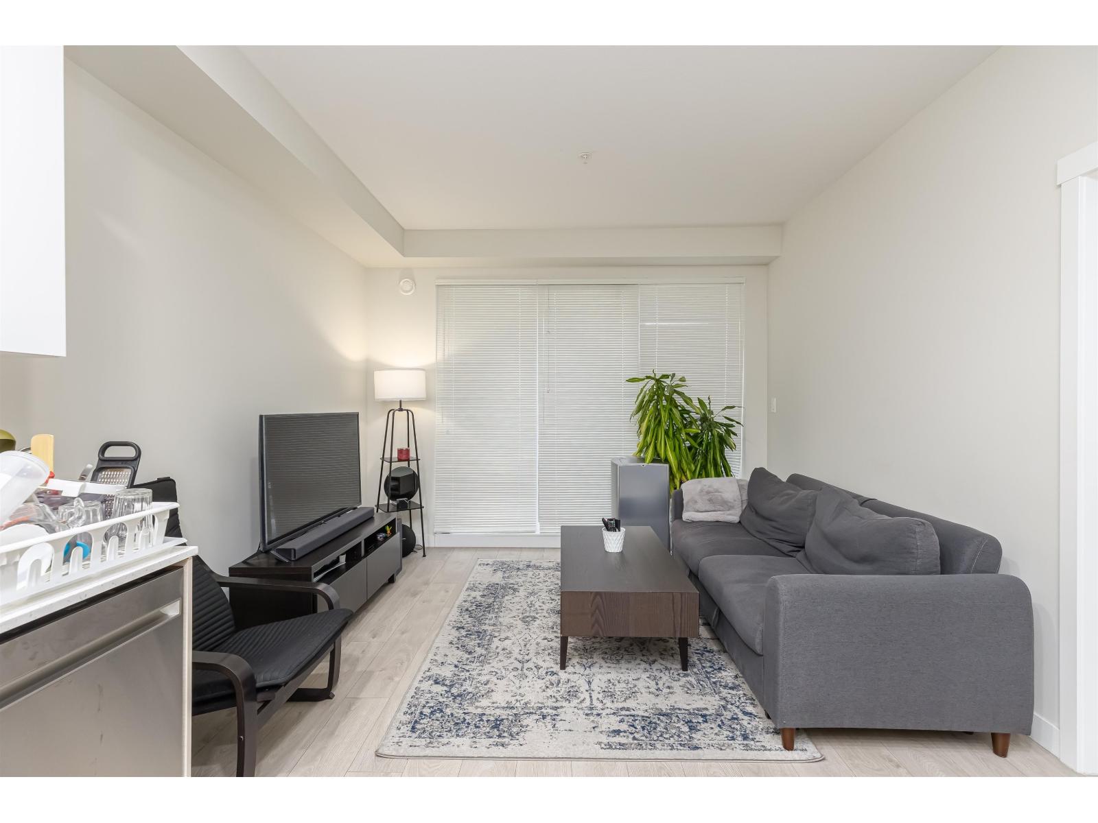 406 10838 WHALLEY BOULEVARD