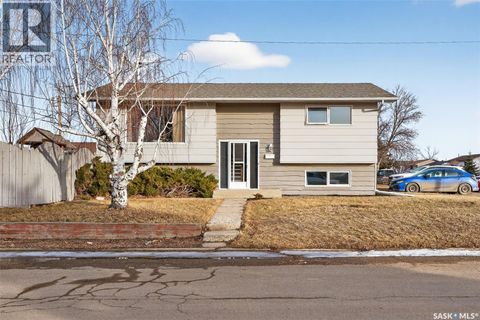1351 14th AVENUE SW Moose Jaw SK S6H0S9