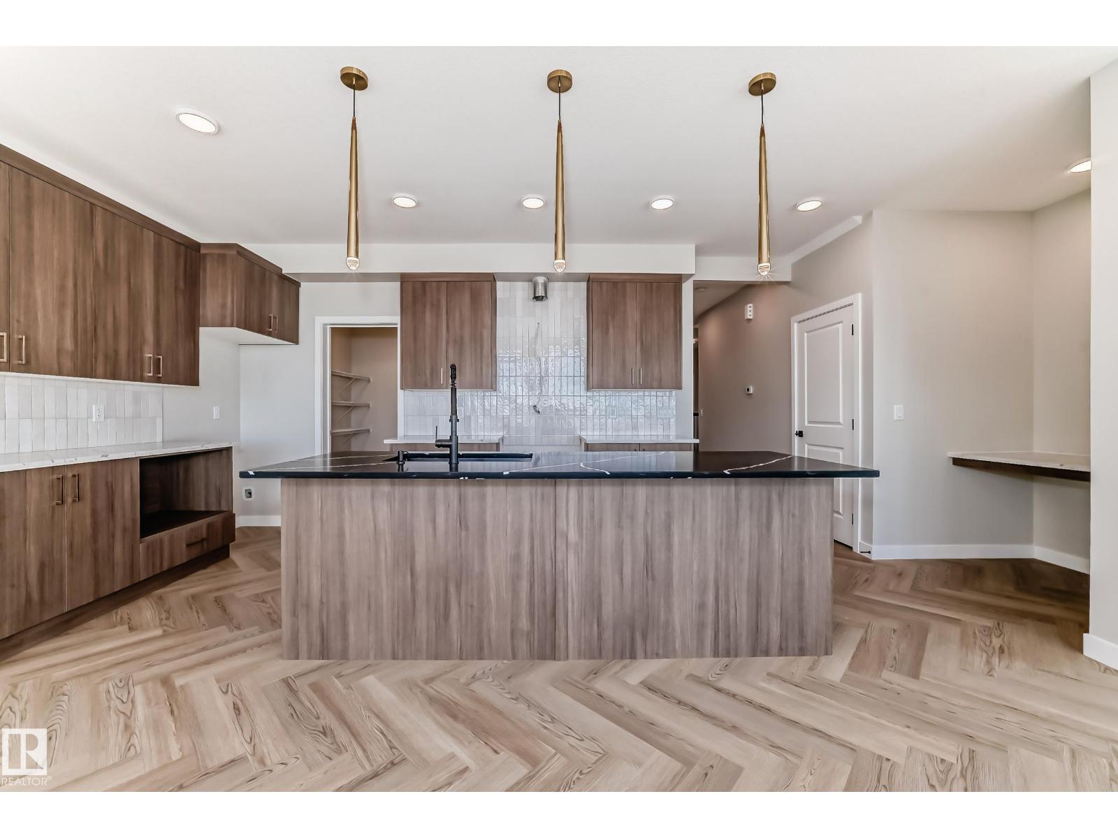 20612 43 AV NW