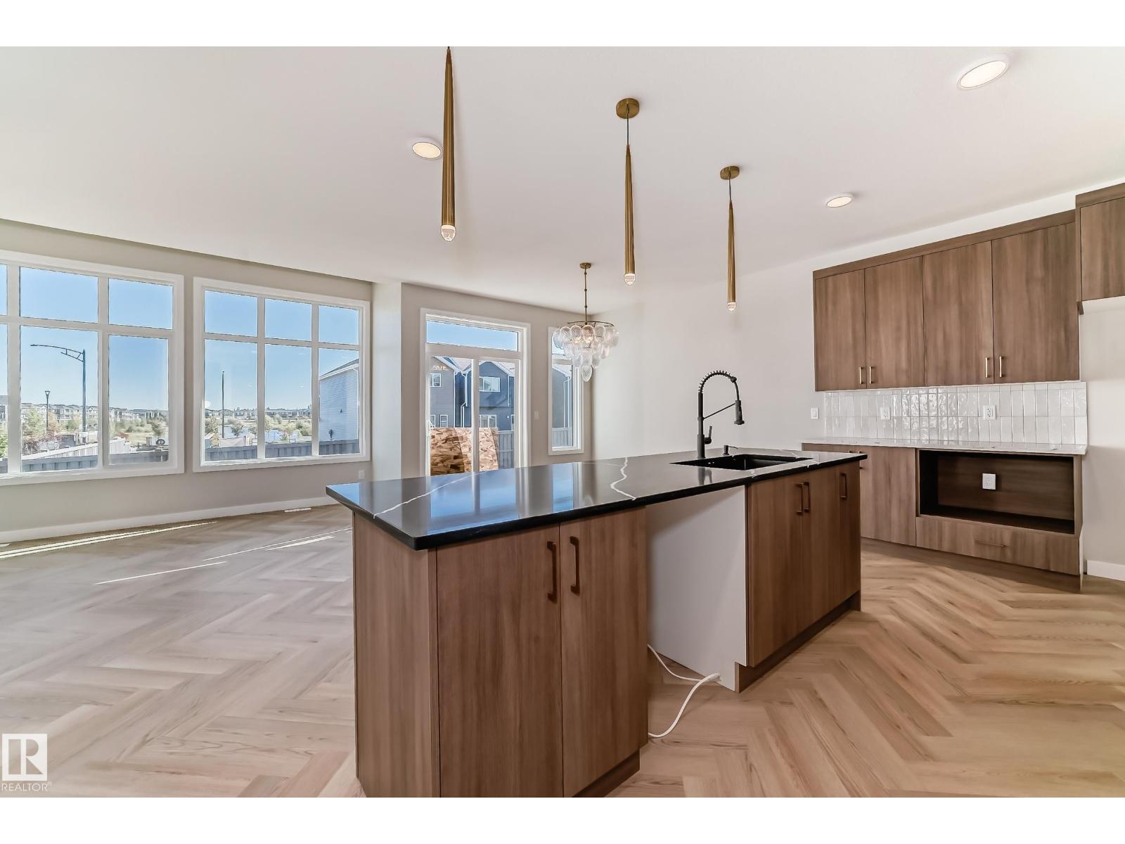 20612 43 AV NW
