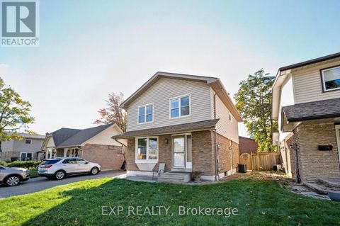 6 MOZART COURT Whitby (Lynde Creek) ON L1N5N5