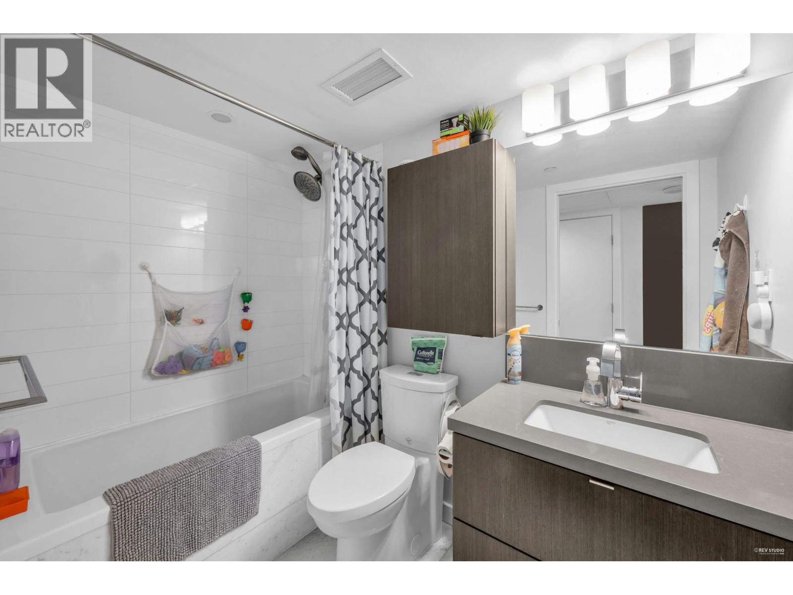 1605 8189 CAMBIE STREET