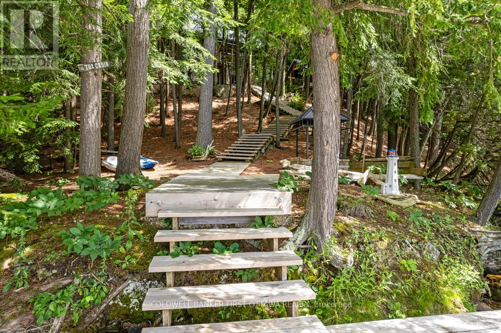 2275 PALMERSTON LAKE
