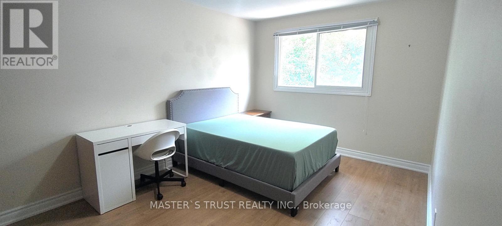 Photo 1 of 11 — RM 1 - 95 ORSETT STREET Unit Rm 1, Oakville (CP College Park), ON L6H2P1