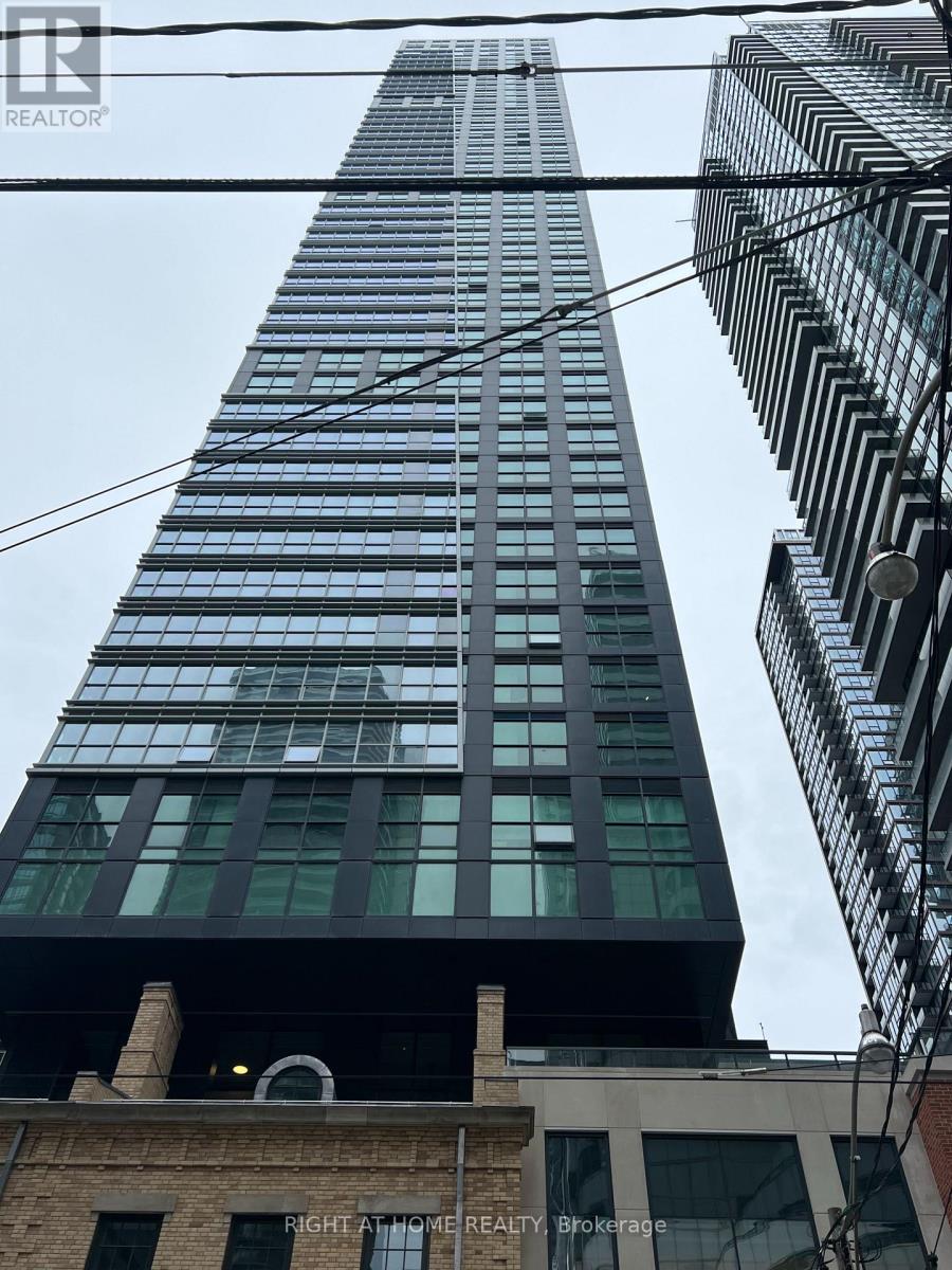 1703 - 327 KING STREET W