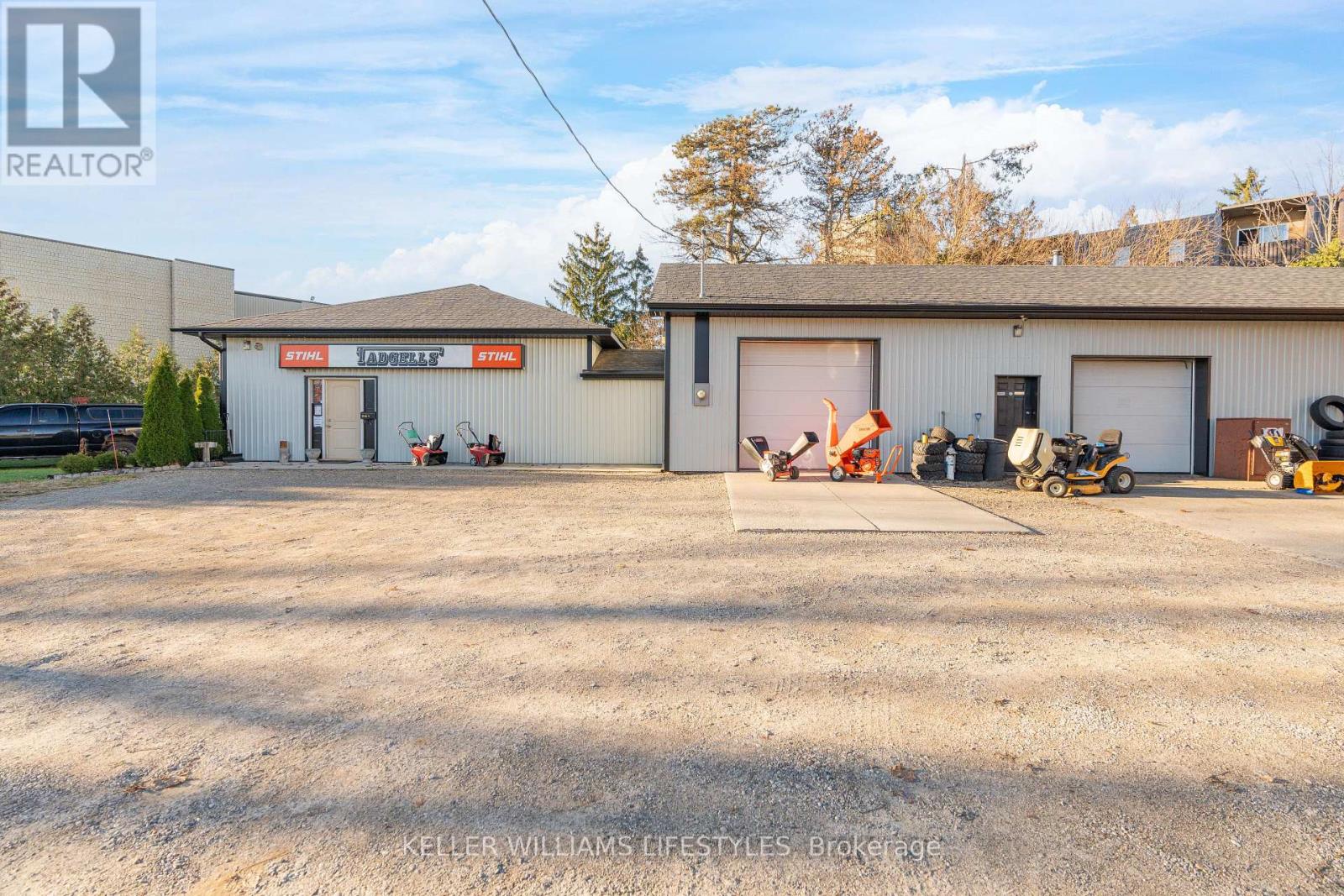 281 METCALFE STREET W