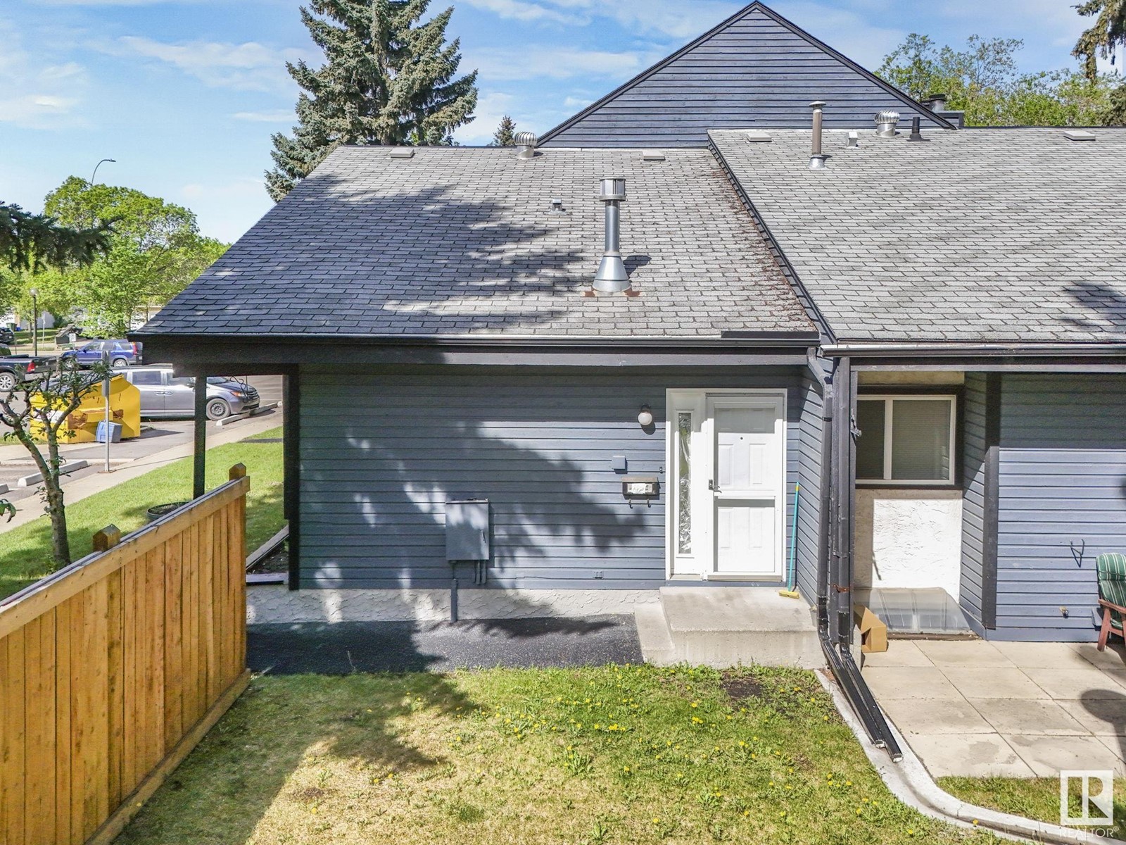 #106 81 GRANDIN RD