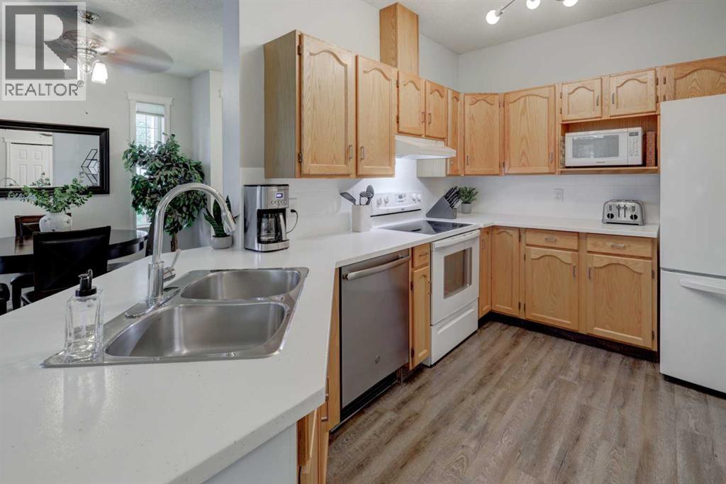 102, 39 Hidden Creek Place NW